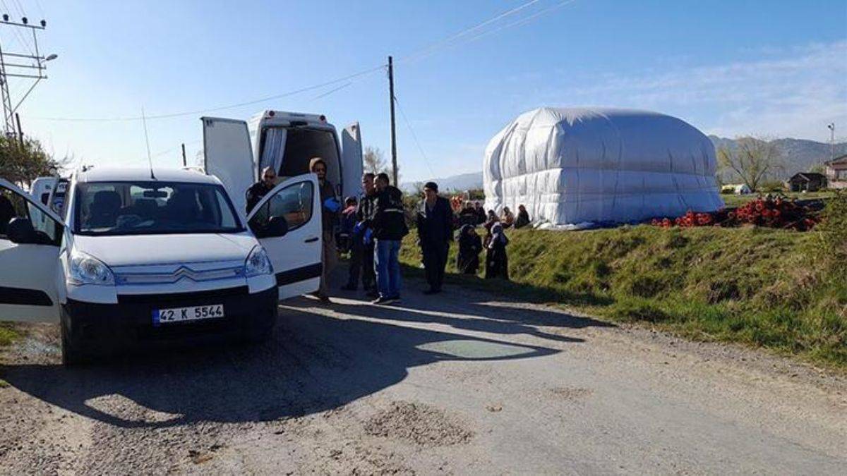 Emekli polis aracında ölü bulundu