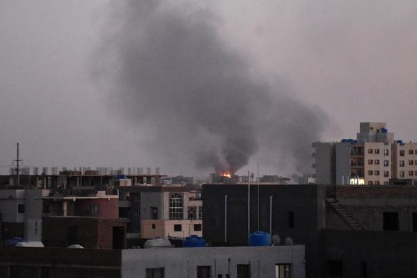 Suudi Arabistan, Sudan'daki vatandaşlarını tahliye ediyor