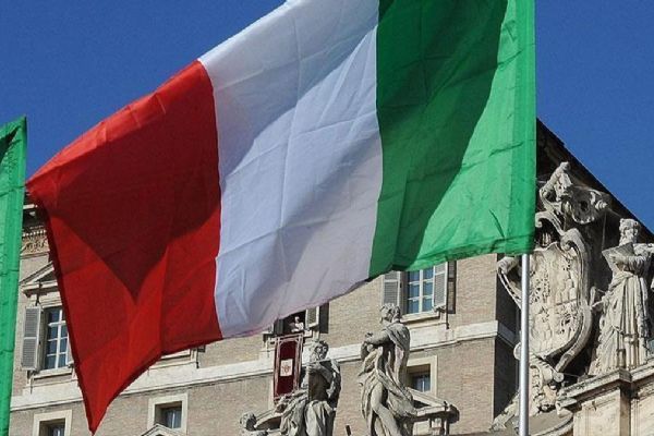 İtalya 140 vatandaşı için tahliye planını hazırladı