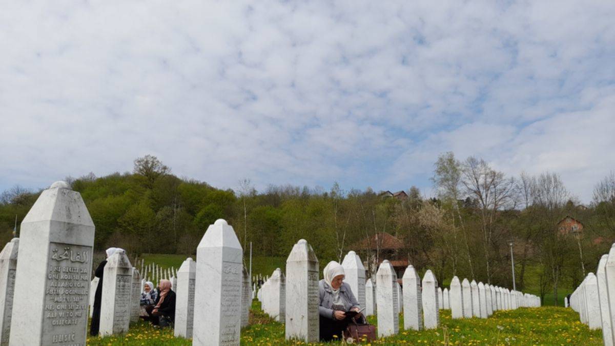 Bosna Hersek'te 'Şehitler Günü'; 2 şehit daha defnedildi