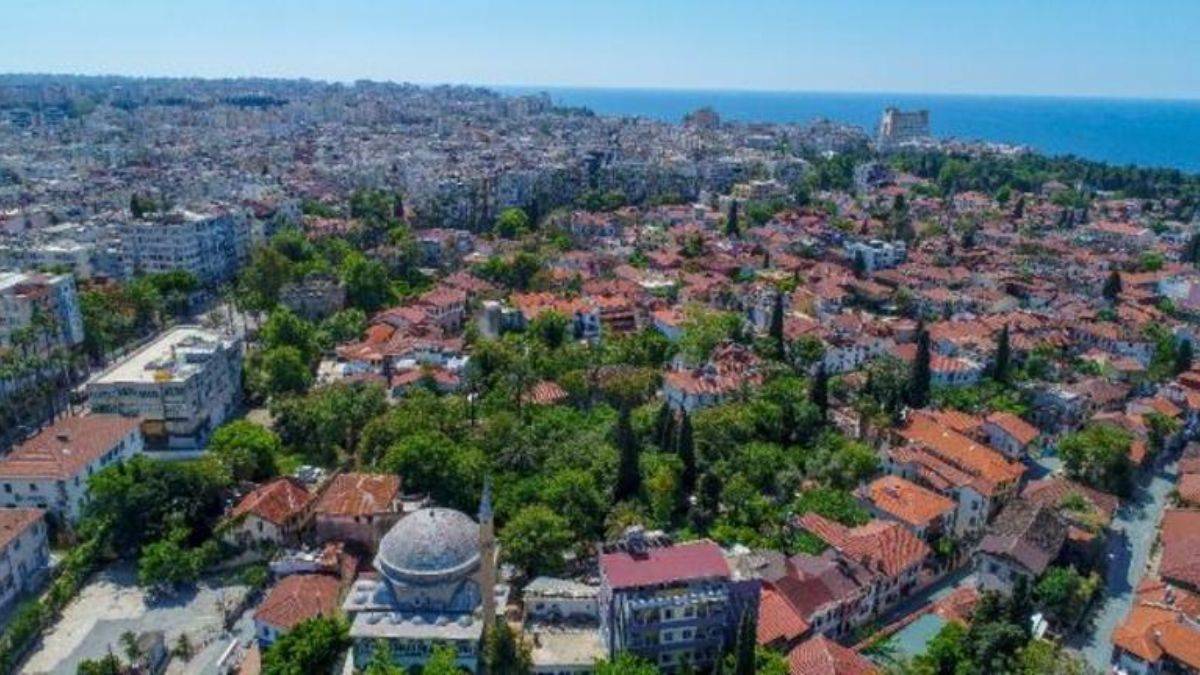 Antalya'da rekor: Yabancıya her 100 konuttan 38'i satıldı