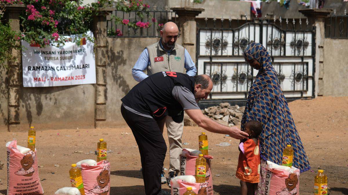 Ramazan’da Türkiye’den Mali’ye kardeşlik köprüsü