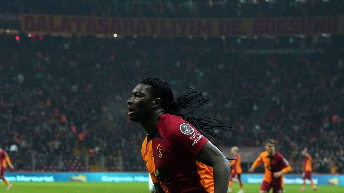 Galatasaray'da flaş Gomis kararı