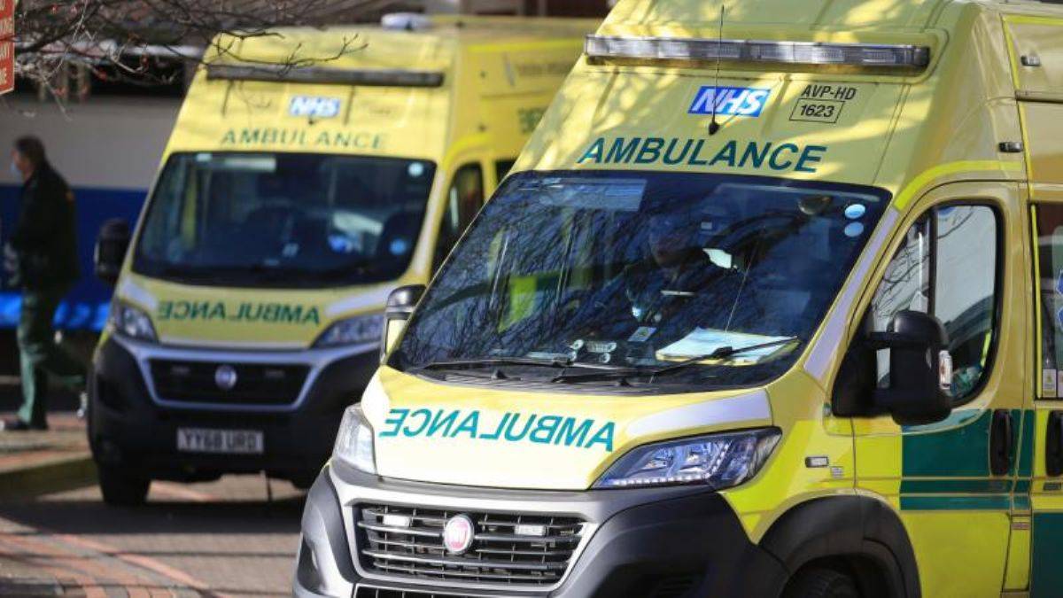 İngiltere Sağlık Bakanı hemşirelerin grev kararını yargıya taşıyor