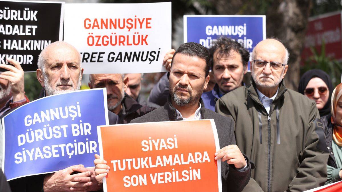 STK’lar Tunus Başkonsolosluğu önünde Gannuşi'ye özgürlük istedi