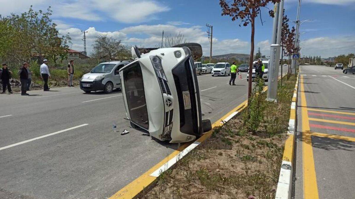 Belediye başkanı makam aracıyla kaza yaptı