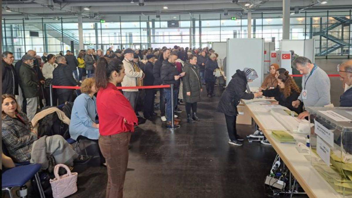 Almanya'da 4 kentte daha Türkiye'deki seçim için oy kullanıldı