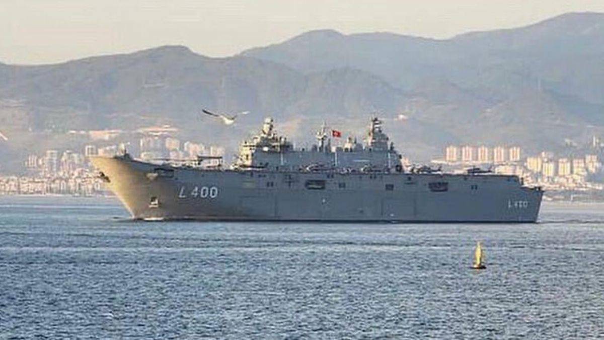 TCG Anadolu İzmir'de