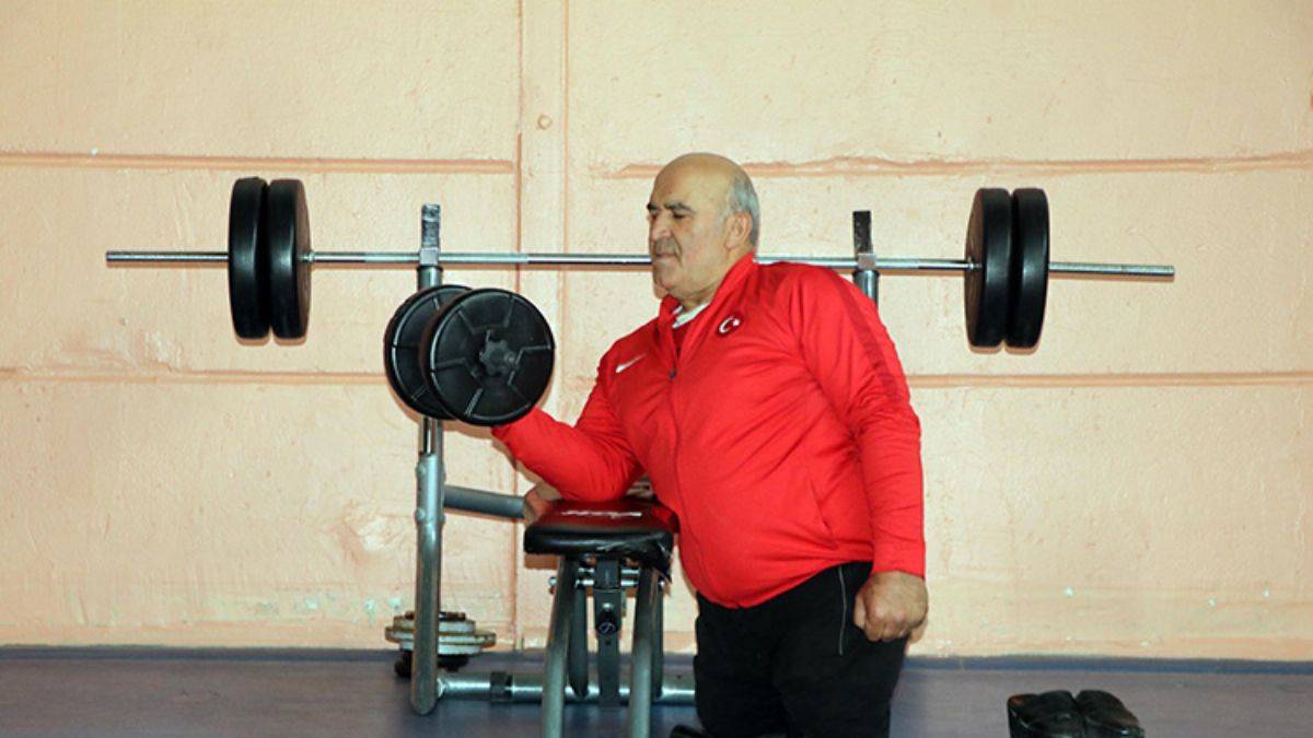 'Demir bilek' Şaban Mazak, bilek güreşinde Avrupa ve dünya şampiyonlukları peşinde