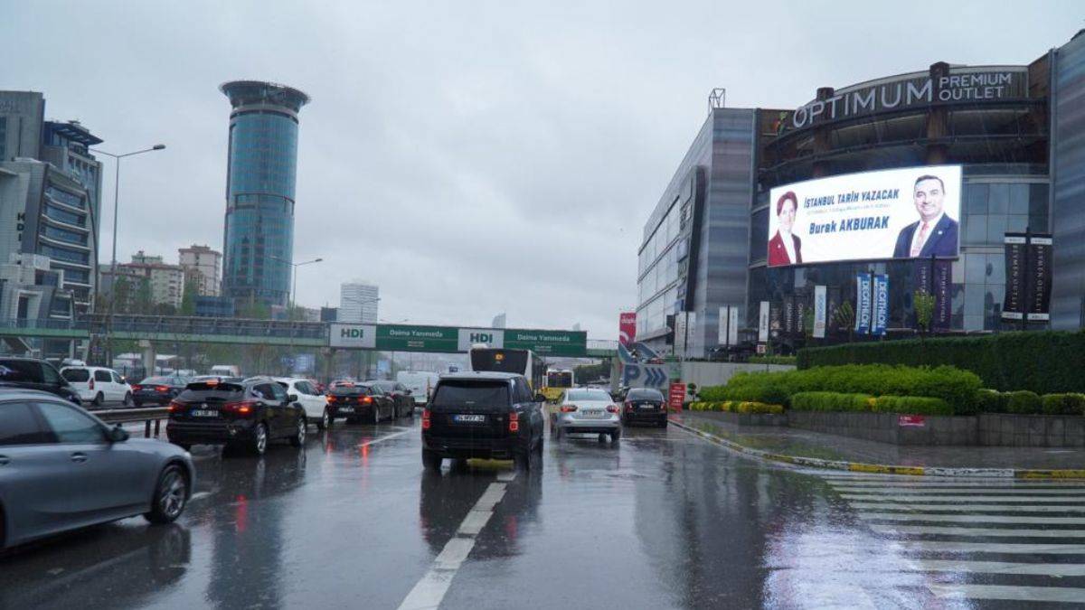 Burak Akburak Kimdir?