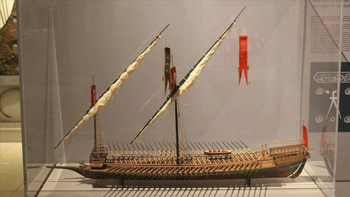 Depremlerden sonra kapatılan İskenderun Deniz Müzesi yeniden ziyaretçisiyle buluşacak