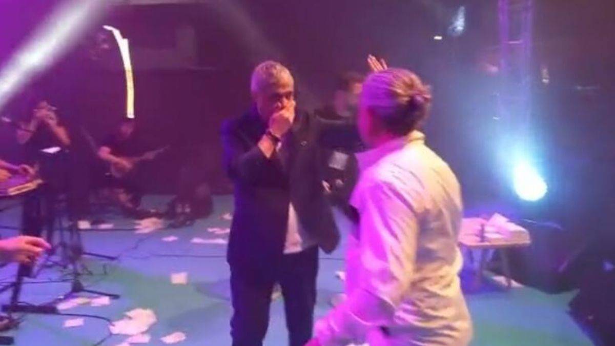 Bakan Nebati'nin de katıldığı AK Parti konserinde yangın çıktı