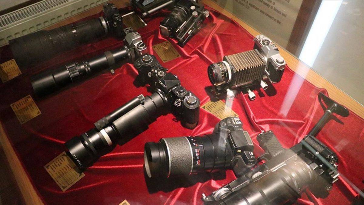 Dünyanın 3. büyük Fotoğraf Makinesi Müzesi'nde depremin zarar verdiği makineler onarılıyor