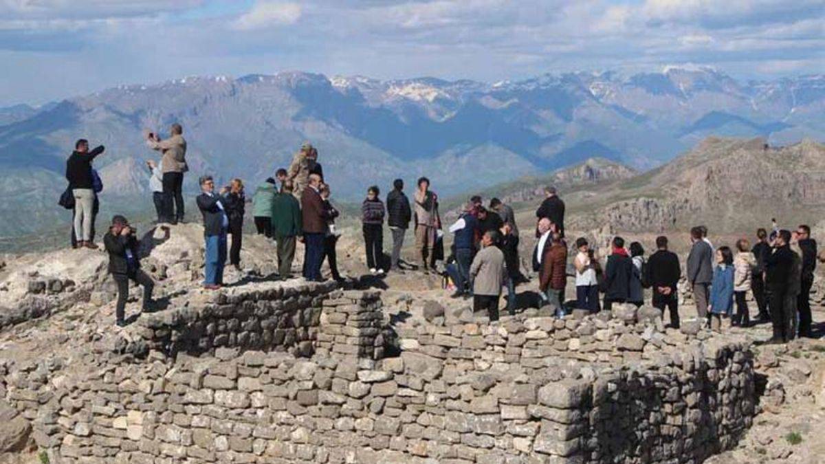 Süryanilerden kutsal sayılan Şırnak'taki 'Sefine'ye ziyaret