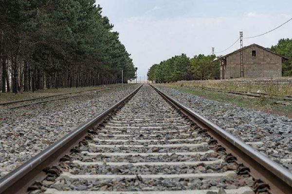 TCDD uyardı: Otla mücadele için tren yollarında ilaçlama yapılacak