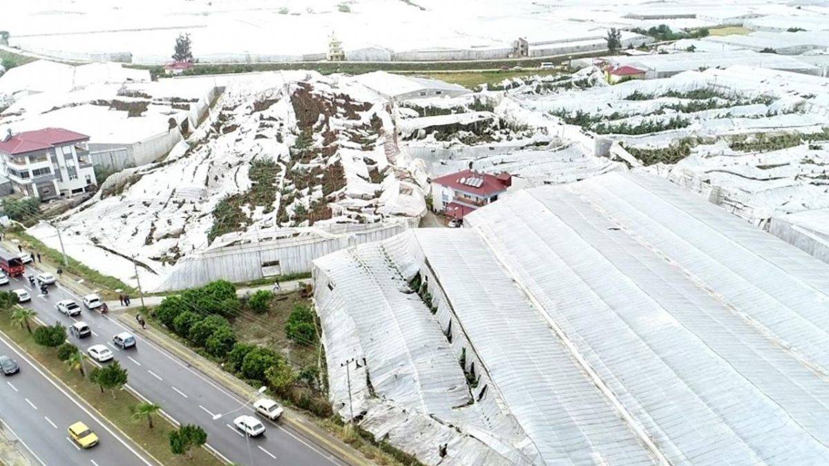 Mersin'de hortum: 13 yaralı