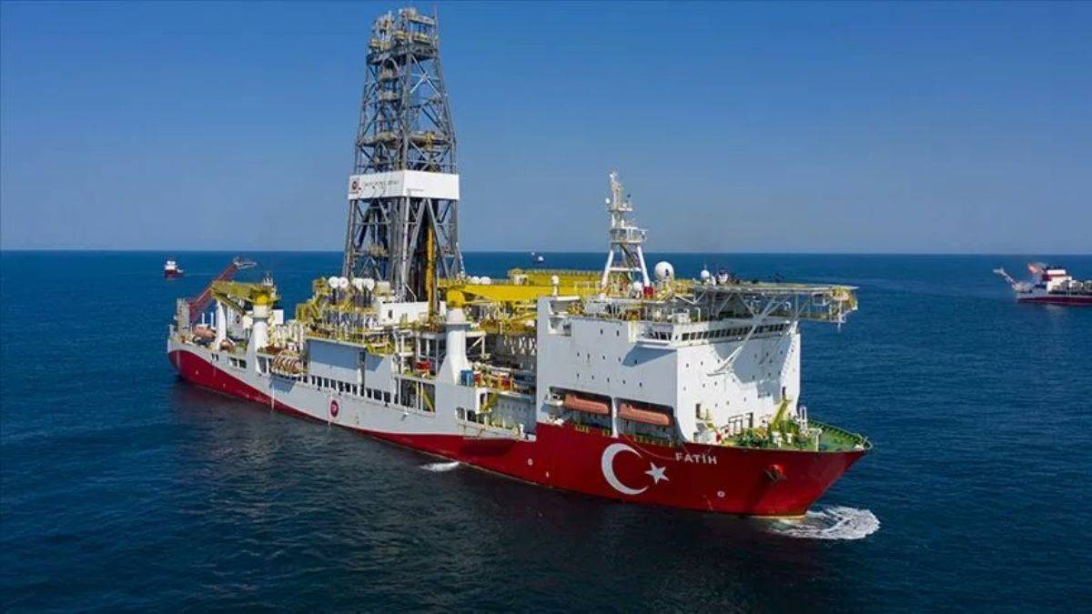 Karadeniz'de yeni doğal gaz sondajı başladı