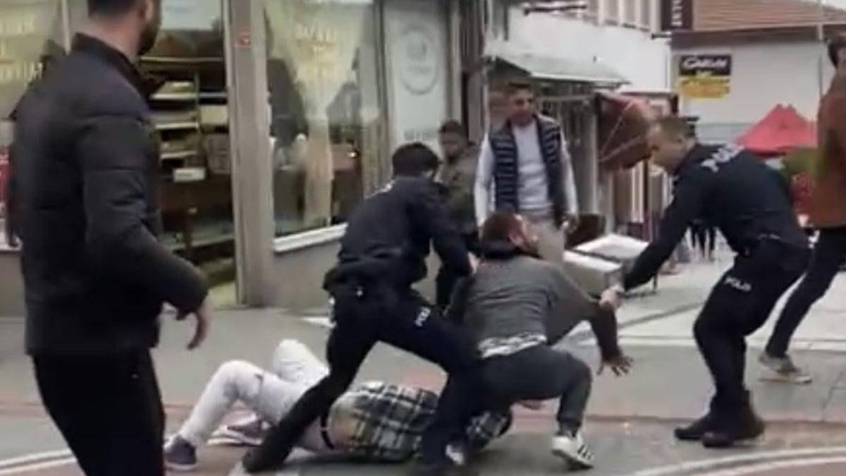 Kavgada polise yumruk atınca ortalık karıştı