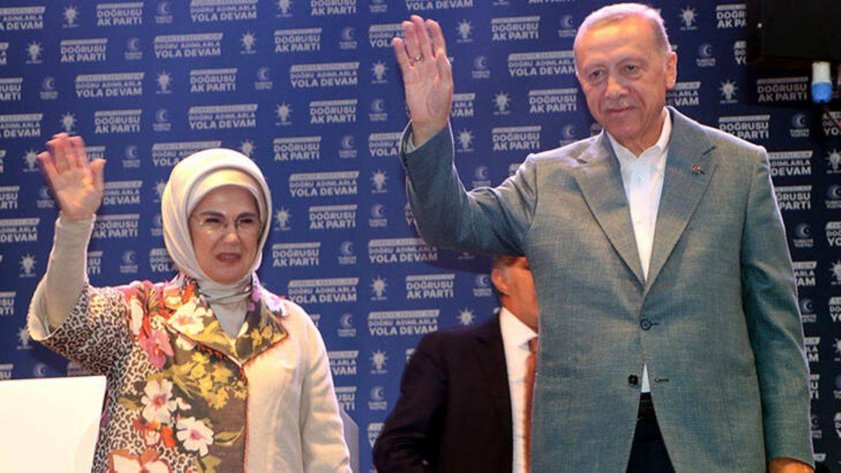 Erdoğan'dan depremzede öğrencilere ek kontenjan müjdesi