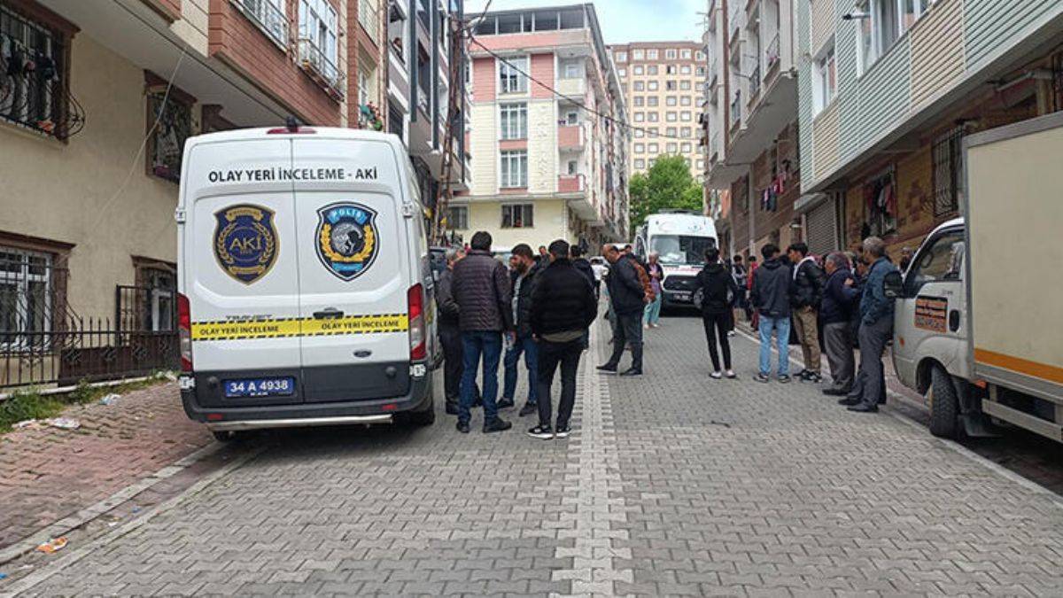 Annesini öldürüp intihar etti