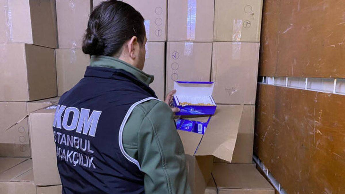 İstanbul’da kaçak tütün operasyonu: 1 ton 450 kilo ele geçirildi