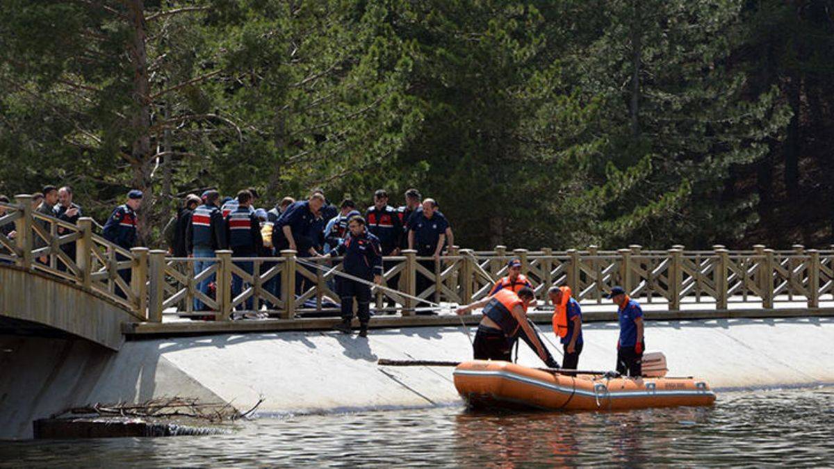 Okul gezisinde gölete düştüler: 2'si öğrenci, 4 kişi boğuldu