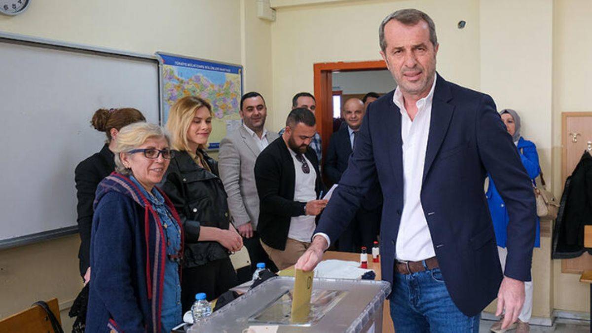 Eski milli futbolcular vekil seçildi