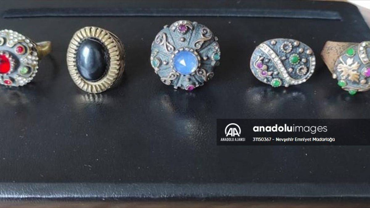 Nevşehir'de tarihi eser olduğu değerlendirilen 5 yüzük ele geçirildi