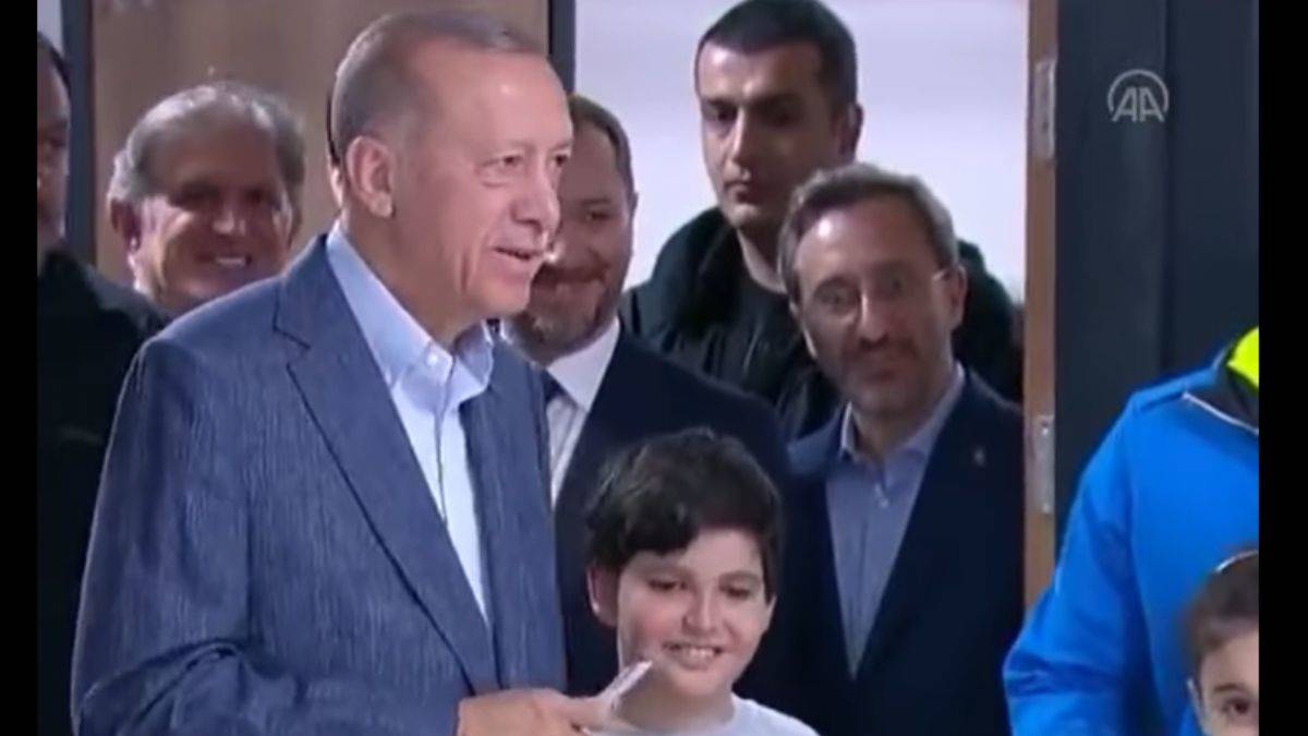 Erdoğan: Bir çocuğa tokat attı diye haber yaptılar