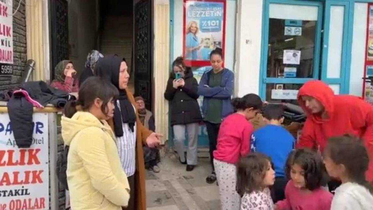 Tekirdağ'da depremzedeler otelden çıkarıldı, Belediye'den açıklama