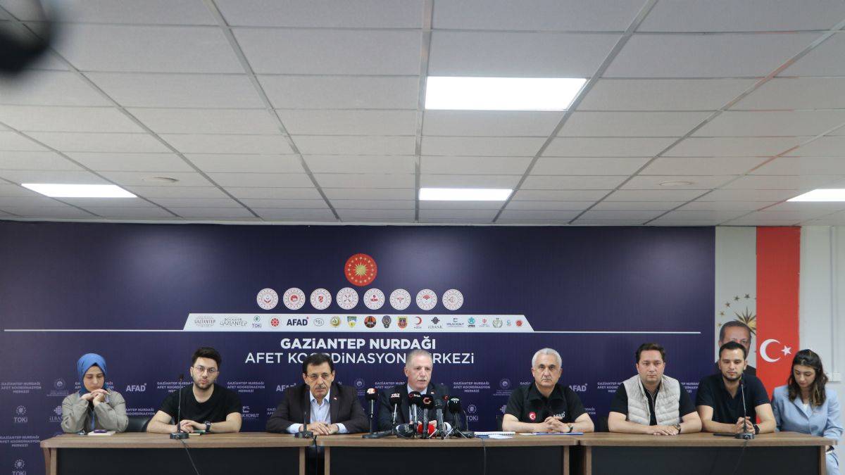 Gaziantep'teki hak sahibi tüm depremzedelere konteynerleri teslim edildi