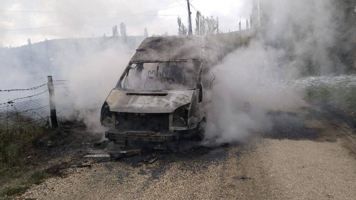 Amasya'da çocukları taşıyan minibüs yandı