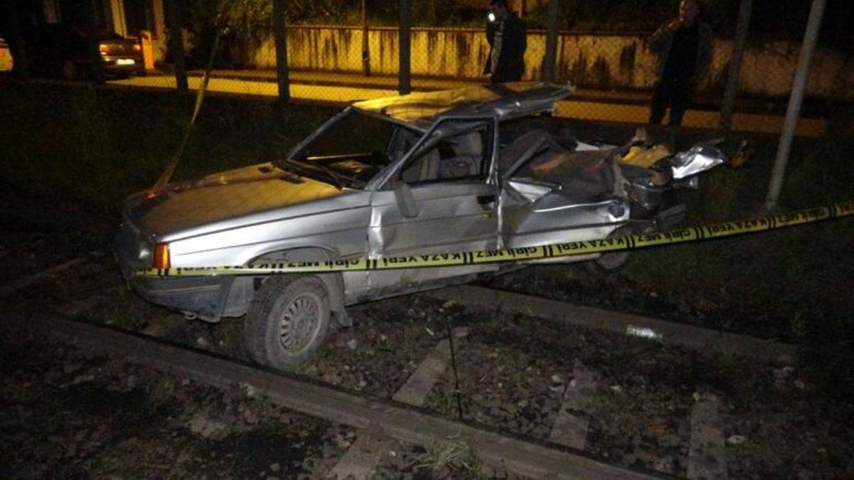 Tren çarptı, kazayı yara almadan atlattı