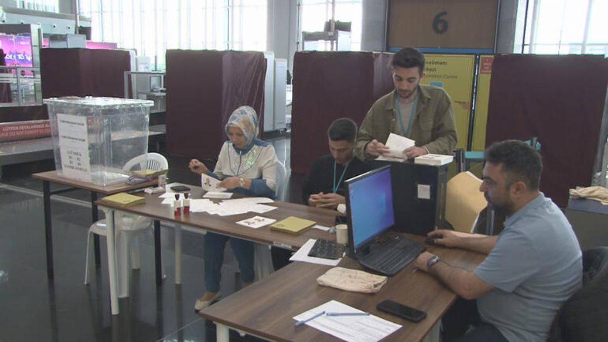 İstanbul Havalimanı'nda 2. tur için oy verme işlemi başladı