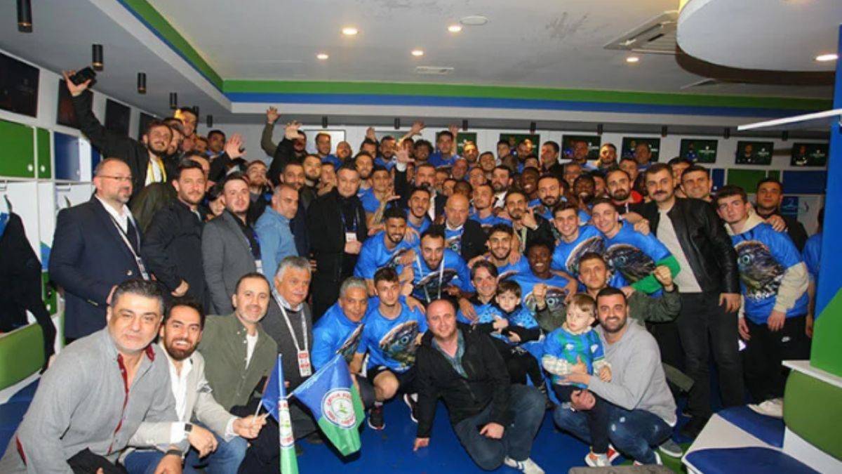 Rizespor Süper Lig'e yükseldi