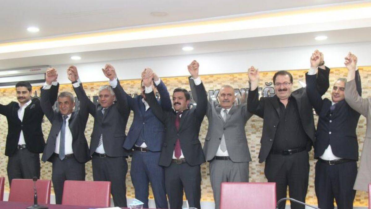 DEVA'da toplu istifa: Van teşkilatları AK Parti'ye geçti