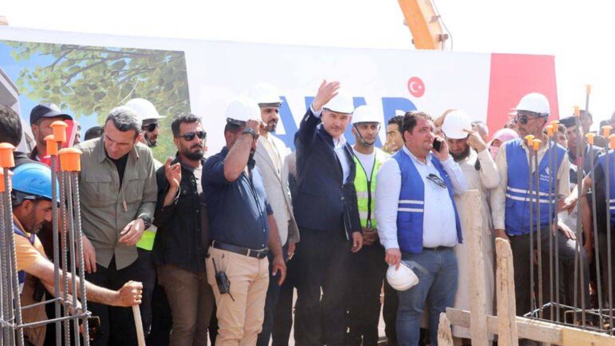 Suriye'de, 9 bölgede 240 bin kalıcı konut