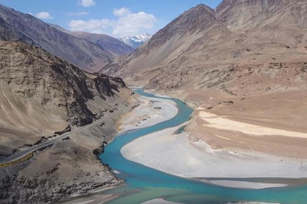 Hindistan'da suya düşen telefon için baraj boşalttırıldı