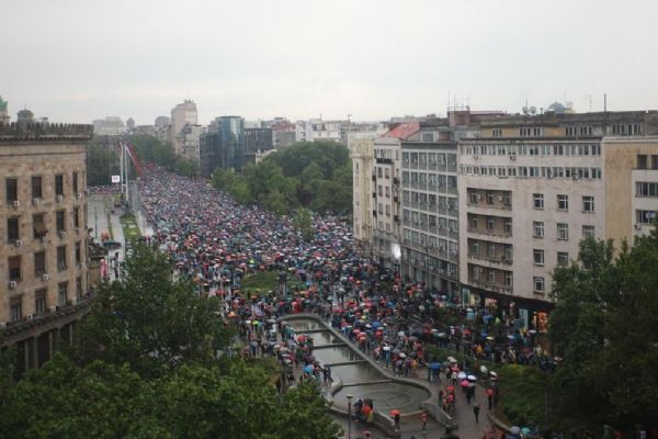 Belgrad'da ''Sırbistan şiddete karşı'' temalı gösteri düzenlendi