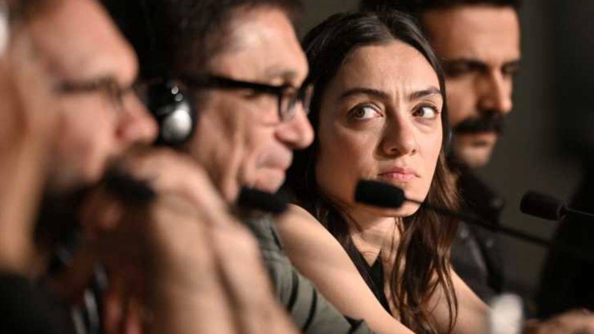 Ümit Özdağ, oyuncu Dizdar'ı tebrik ettiği paylaşımını sildi