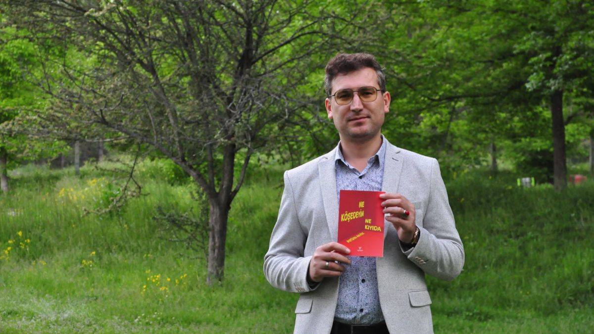 Şiir ve denemenin yeni örneği: Ne Köşedeyim Ne Kıyıda