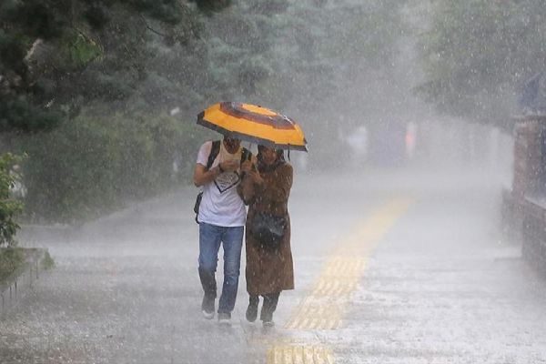 Türkiye'nin batısı yağışlı havanın etkisi altına giriyor