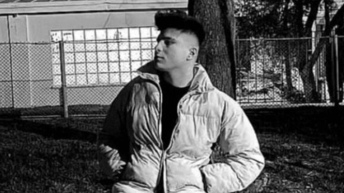 17 yaşındaki genç, cami avlusunda öldürüldü