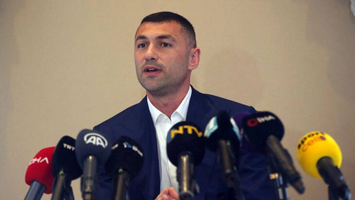 Burak Yılmaz futbolu bıraktı