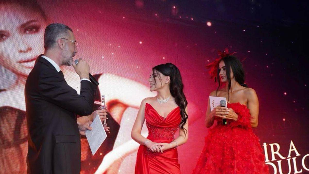 Azerbaycanlı-Ukraynalı Model Samira Asadulova, dikkatleri üzerine çekiyor!