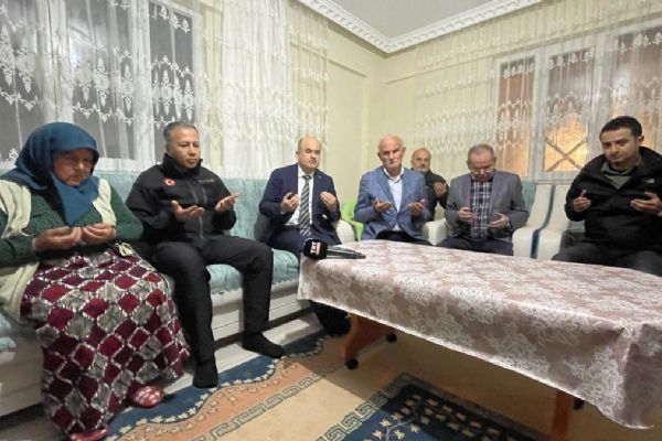 Bakan Yerlikaya, Samsun'da taziye ziyaretinde bulundu