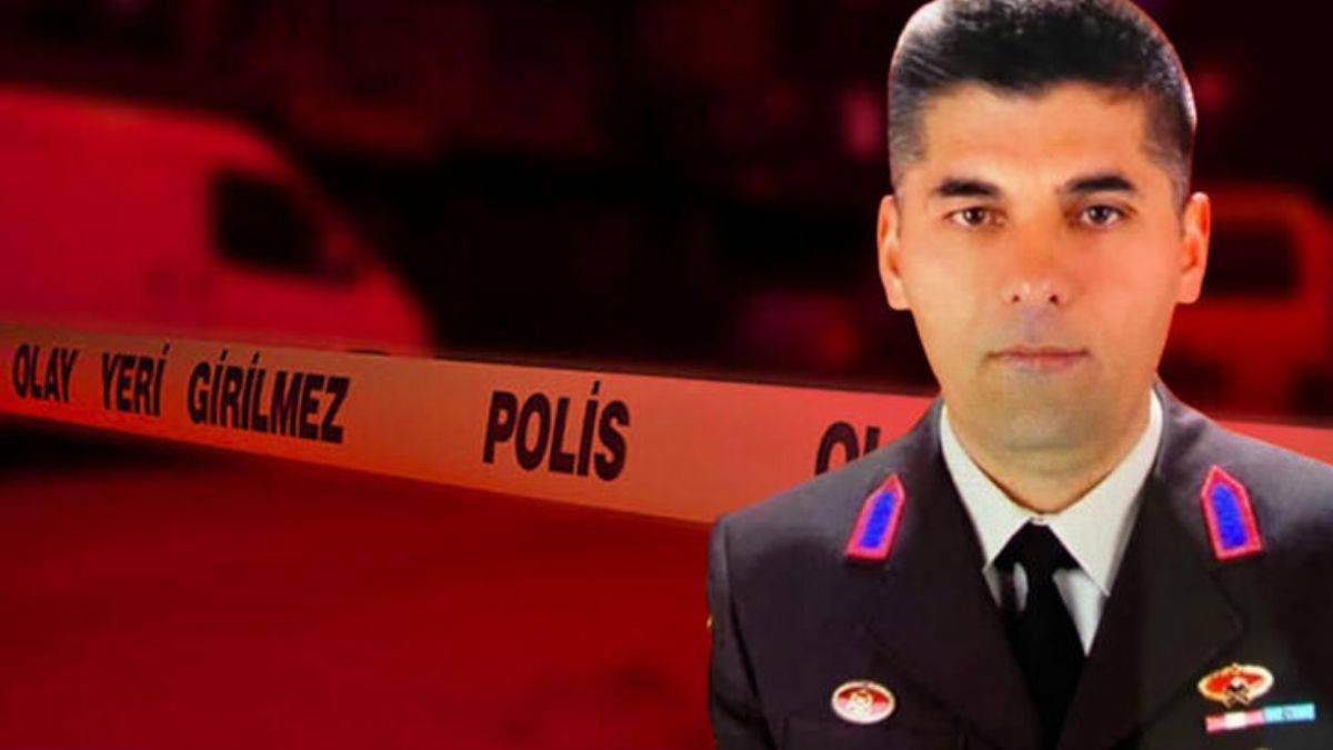 Jandarma karakol komutanı evinde ölü bulundu