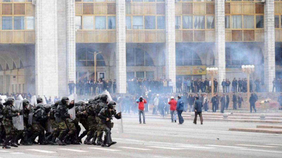 Kırgızistan: Darbecileri engelledik