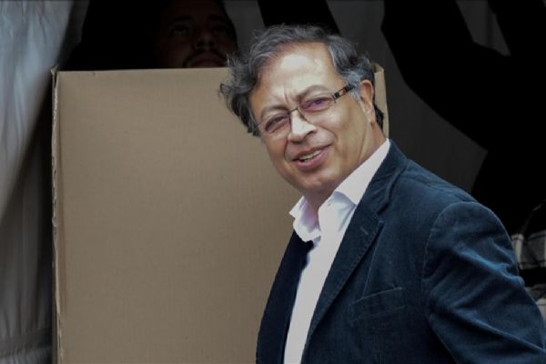 Petro'nun seçim kampanyasında usulsüzlük yaptığı iddiası