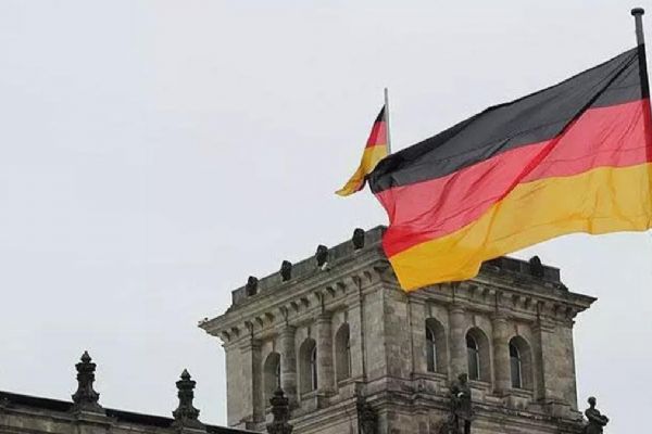 Almanya'da sahte evrakla vize onayına soruşturma başlatıldı